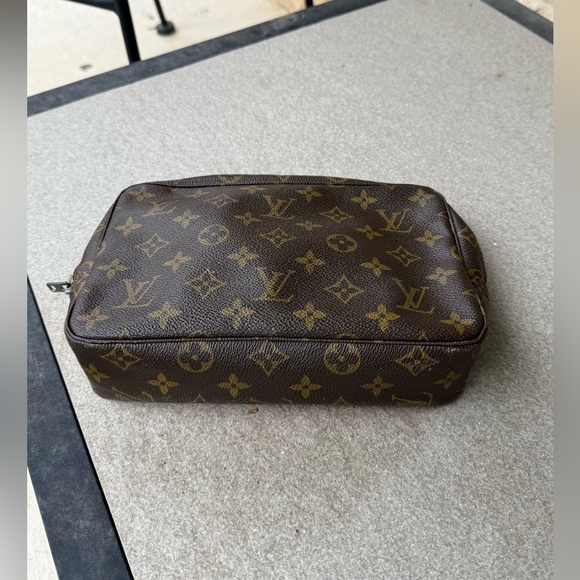 🍑AUTHENTIC LV Trousse 23 - Picture 6 of 8